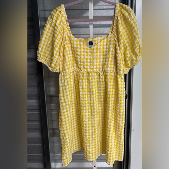 Old Navy Dresses & Skirts - Yellow gingham dress